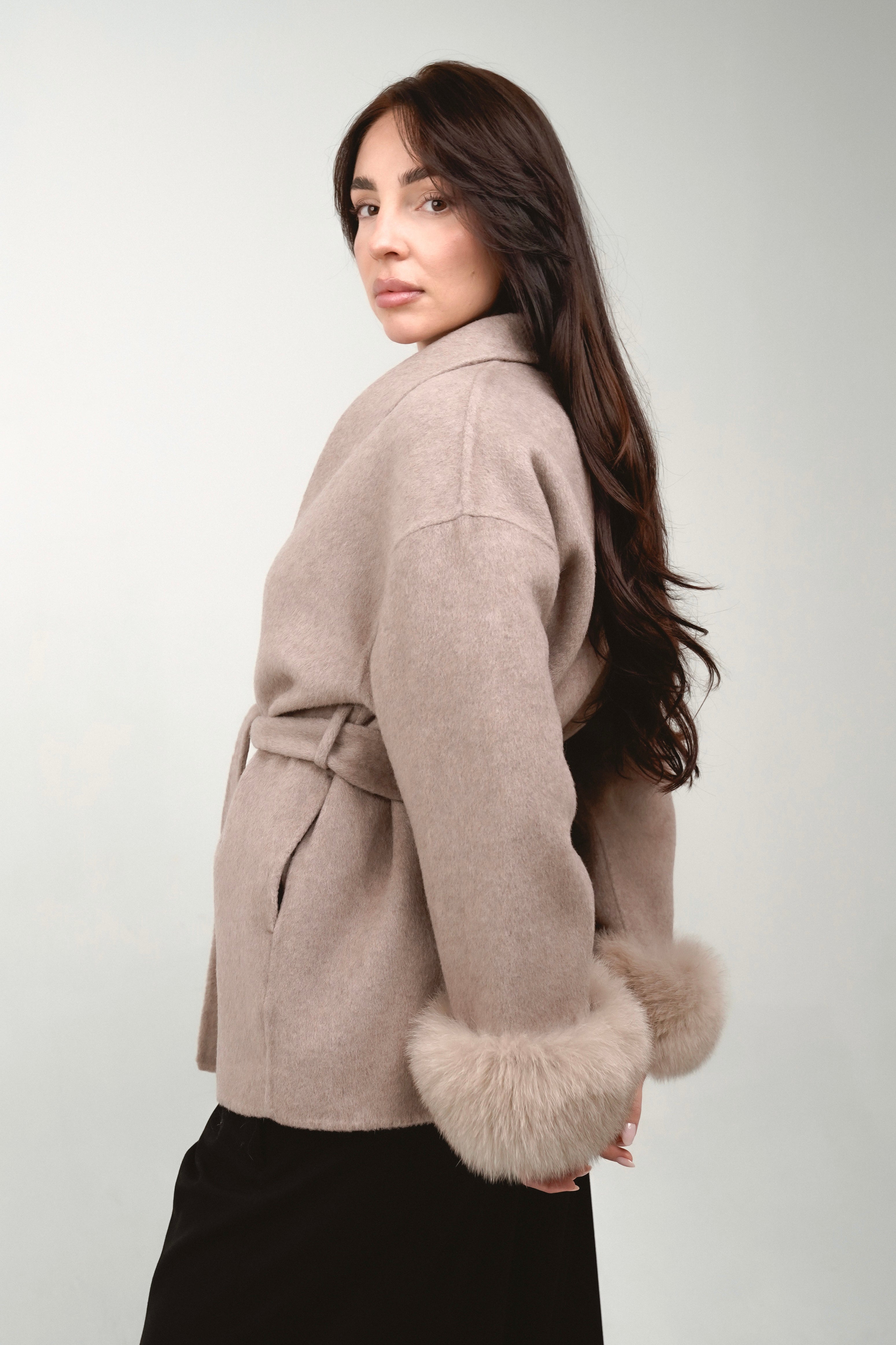 Wool coat rona finefurs with real fox fur with belt vlněný kabát s liškou