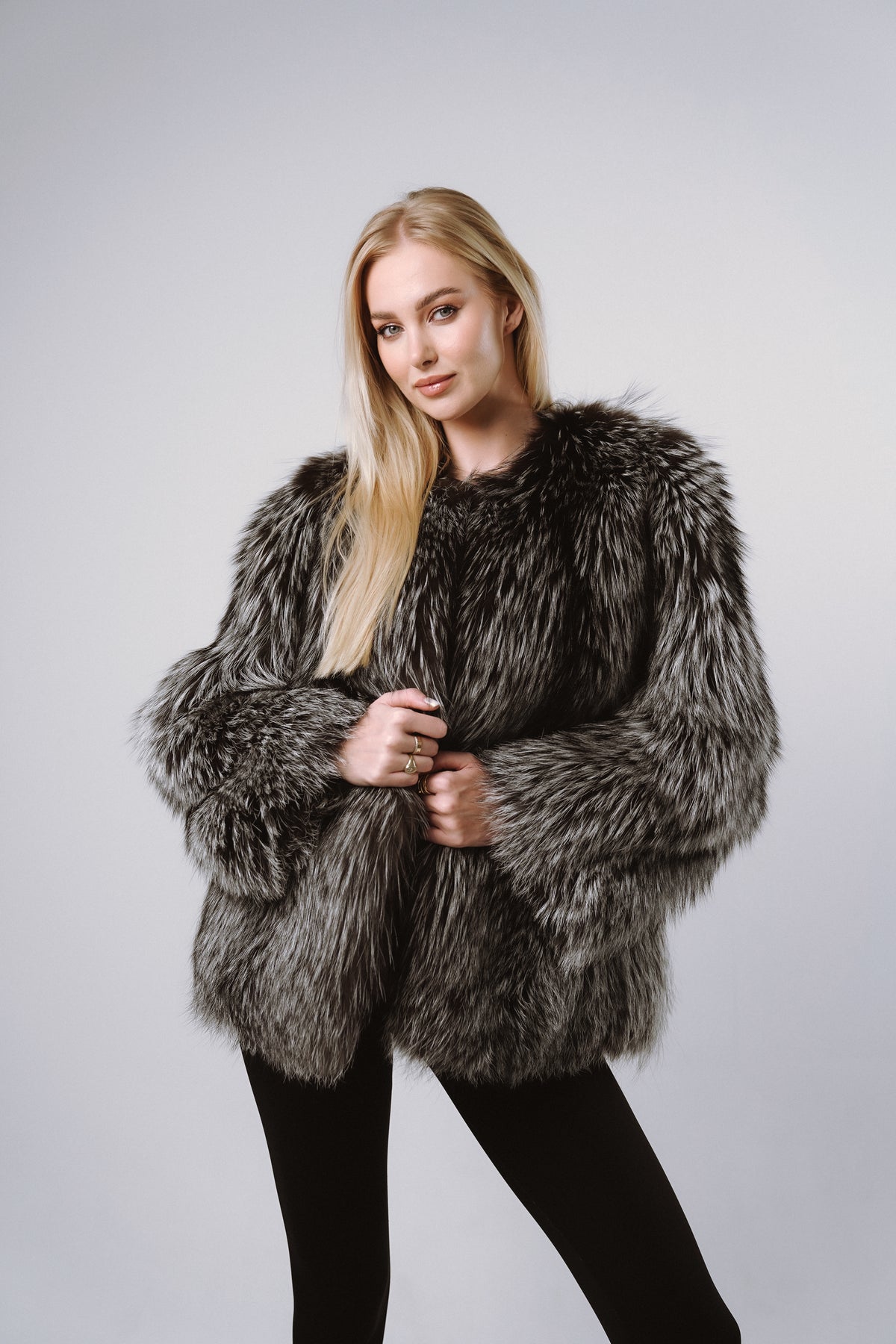kožich z pravé lišky oversized fox jacket coat saga furs
